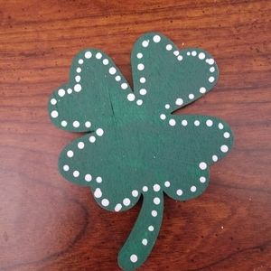 NWOT   Hand Painted Holiday/Seasonal "HOME" Sign